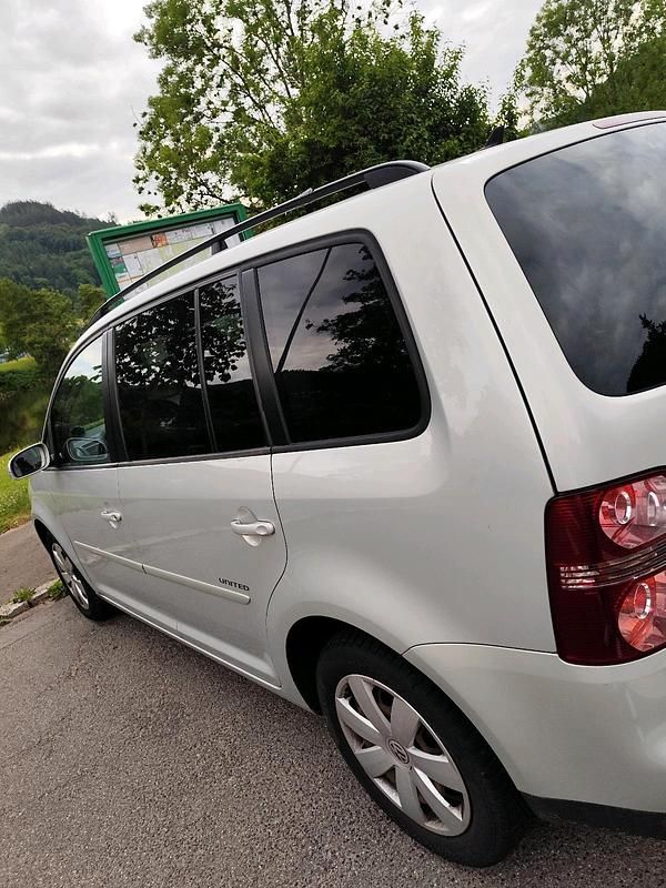 Gebraucht VW Touran 140 PS (102 kW) 2009 Silber Van / Kleinbus