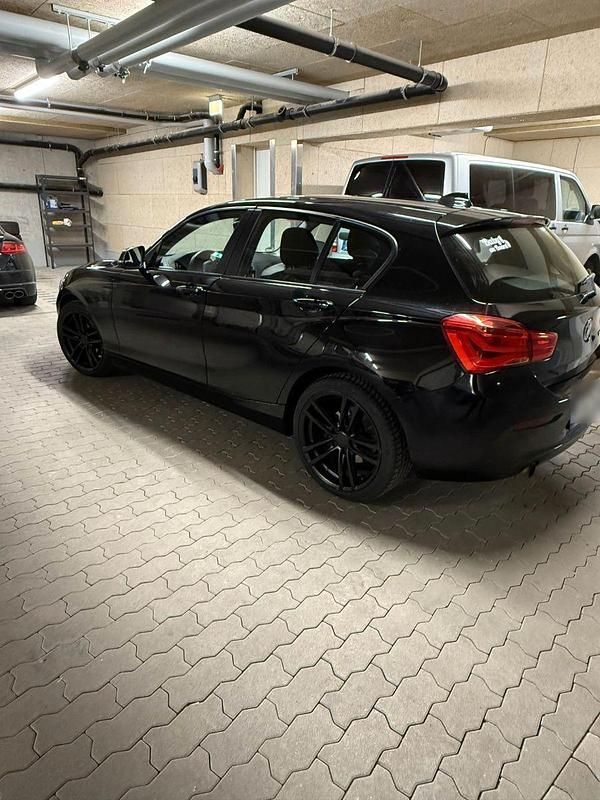 Gebraucht BMW 116 109 PS (80 kW) 2015 Schwarz Kleinwagen