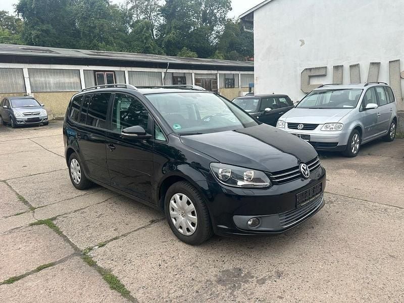 Second-hand VW Touran 140 CP (102 kW) 2011 Negru Monovolum