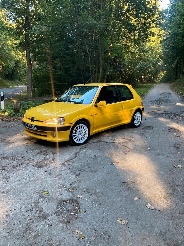 Gelb Gebraucht 2002 Peugeot 106 GTi Kleinwagen | 7.600 € - Bild 1/4