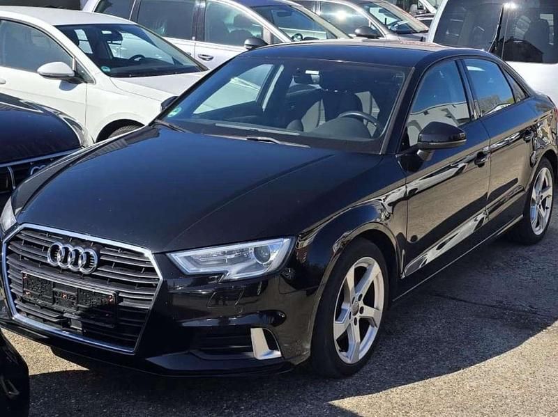Gebraucht Audi A3 Sport 150 PS (110 kW) 2019 Brillantschwarz Limousine