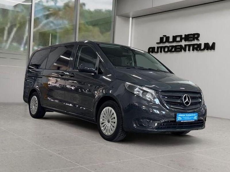 Grau Gebraucht 2018 Mercedes Vito Van / Kleinbus | 31.990 € (Etwas zu teuer) - Bild 1/4