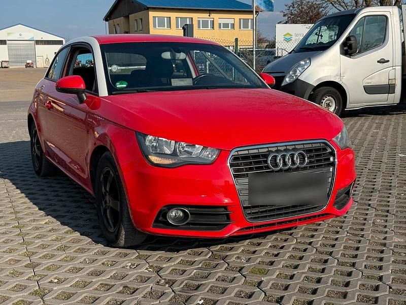 Gebraucht Audi A1 105 PS (77 kW) 2011 Rot Kleinwagen