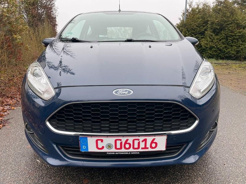 Gebraucht Ford Fiesta 60 PS (44 kW) 2016 Blau Limousine