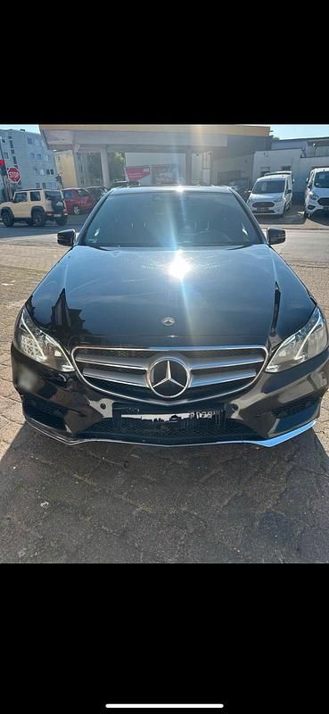 Gebraucht Mercedes E350 AMG line 258 PS (189 kW) 2017 Schwarz Limousine