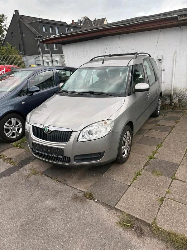 Grau Gebraucht 2009 Skoda Roomster Kombi | 850 € (Guter Preis) - Bild 1/4