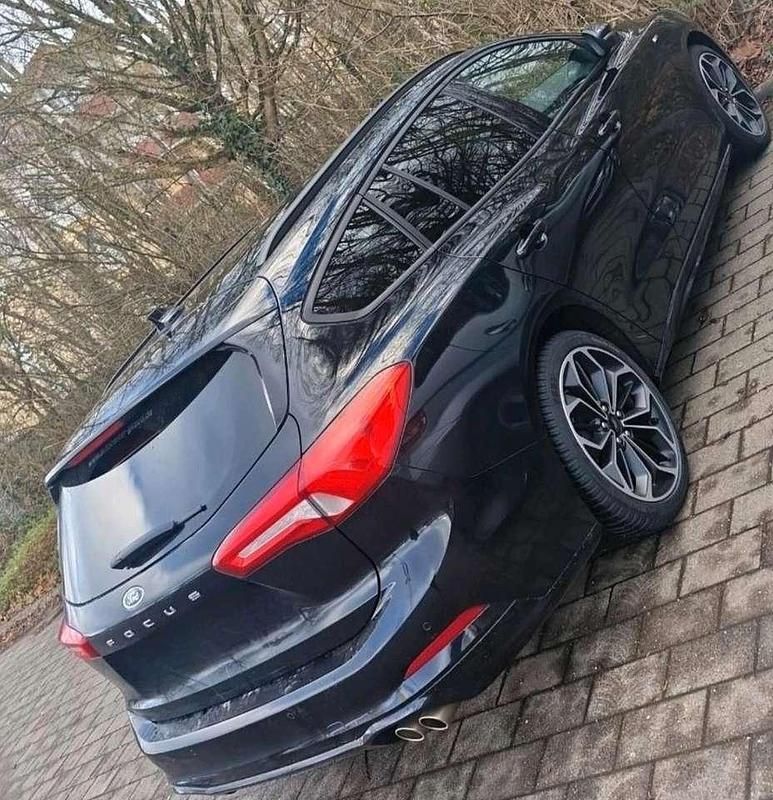 Gebraucht Ford Focus ST-Line 155 PS (114 kW) 2020 Schwarz Kombi