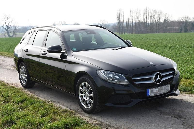 Gebraucht Mercedes C220 170 PS (125 kW) 2016 Schwarz Limousine