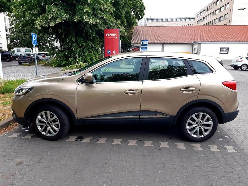 Gebraucht Renault Kadjar Experience 131 PS (96 kW) 2016 Gold SUV