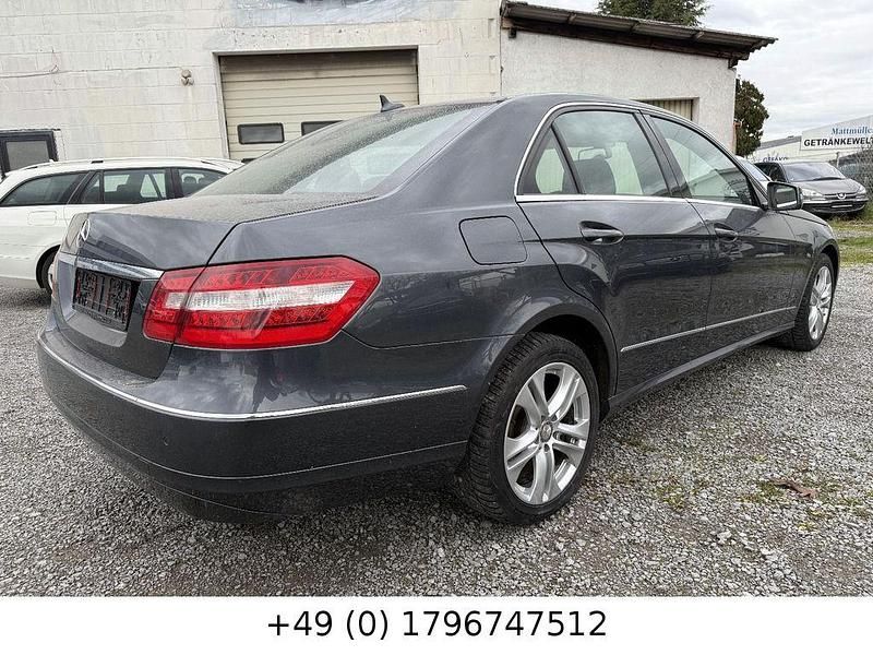 Gebraucht Mercedes E250 204 PS (150 kW) 2009 Grau Limousine