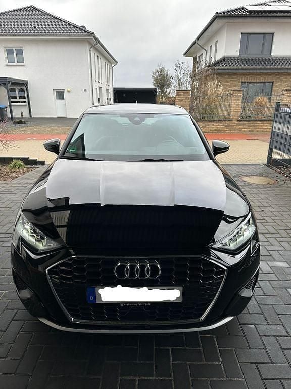 Gebraucht Audi A3 Sport 110 PS (80 kW) 2022 Schwarz Limousine