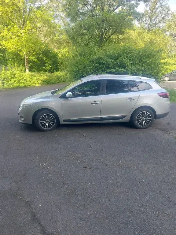 Brugt Renault Mégane Dynamique 131 HK (96 kW) 2010 Sølv Sedan