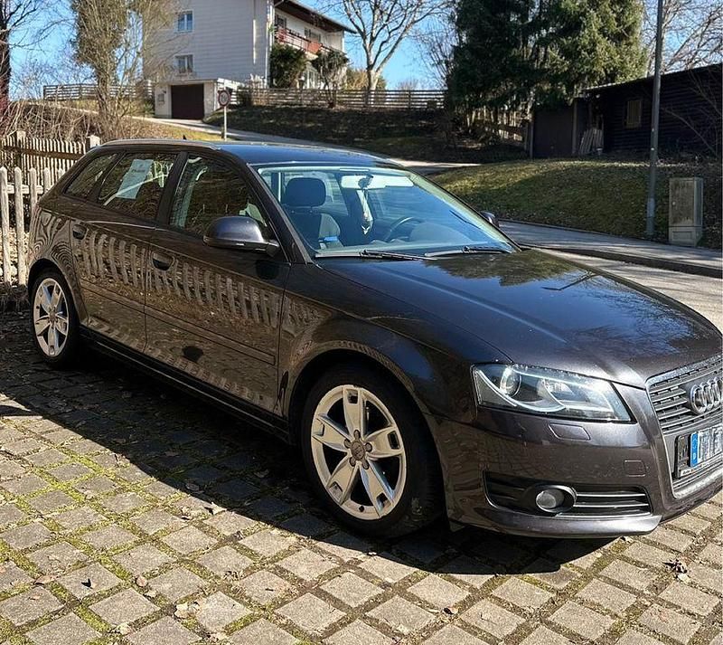 Gebraucht Audi A3 Ambiente 140 PS (102 kW) 2010 Grau Kleinwagen