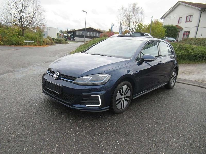 Atlanticbluemetallic Gebraucht 2017 VW Golf GTE Limousine | 16.990 € (Etwas zu teuer) - Bild 1/4