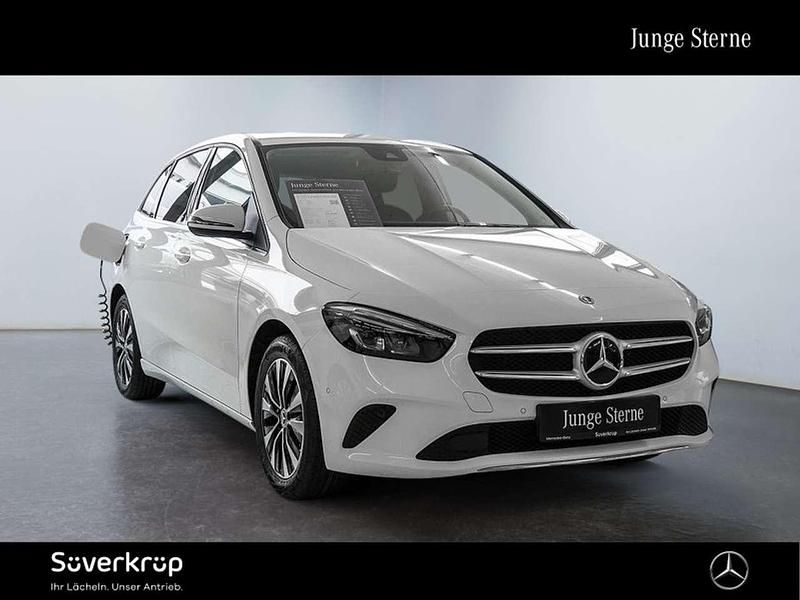 Gebraucht Mercedes B250e 218 PS (160 kW) 2022 Weiß Van / Kleinbus