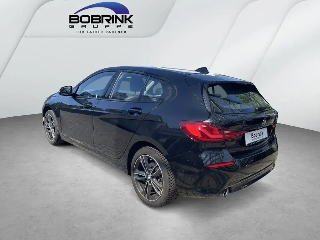 Gebraucht BMW 118 Sport Line 150 PS (110 kW) 2023 Schwarz Limousine