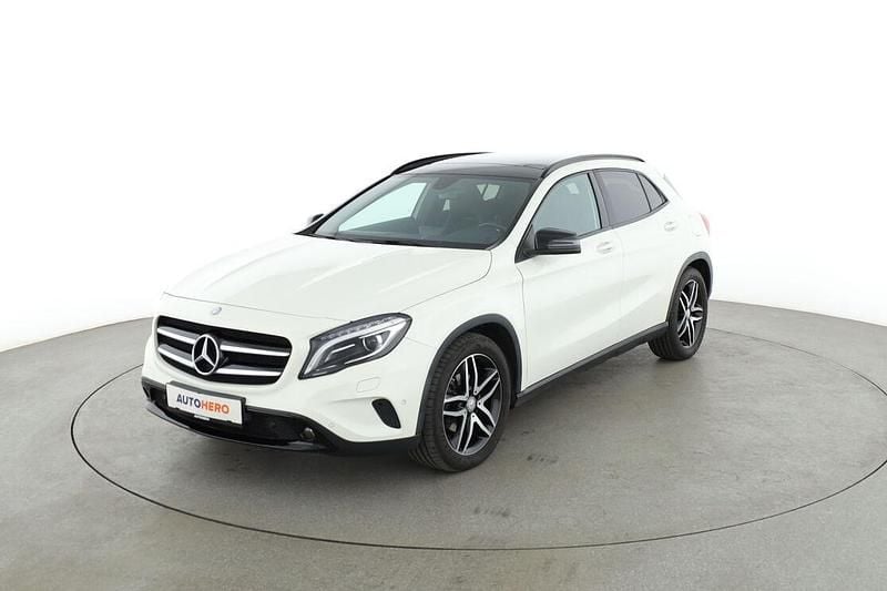 Weiß Gebraucht 2014 Mercedes GLA220 Urban SUV | 18.890 € (Fairer Preis) - Bild 1/3