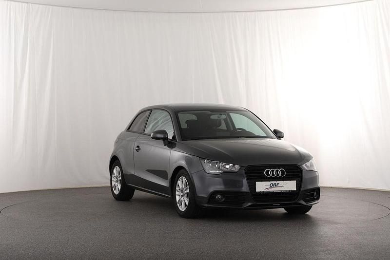 Gebraucht Audi A1 Attraction 90 PS (66 kW) 2013 Grau Kleinwagen