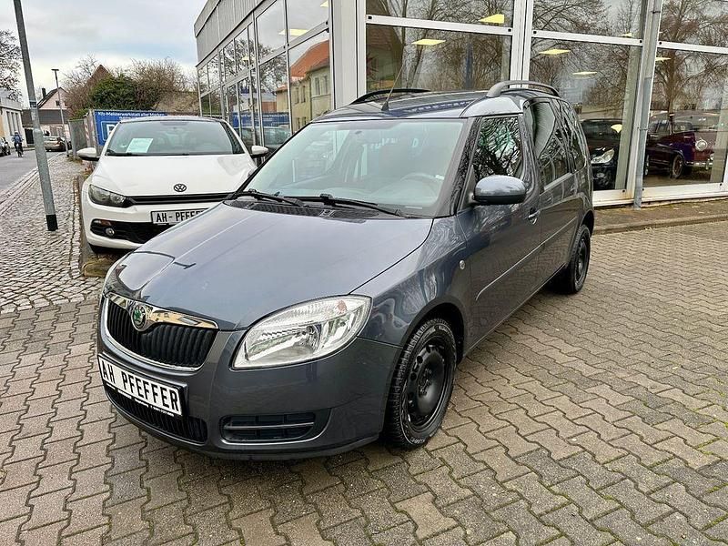 Grau Gebraucht 2008 Skoda Roomster Style Van / Kleinbus | 5.990 € - Bild 1/4