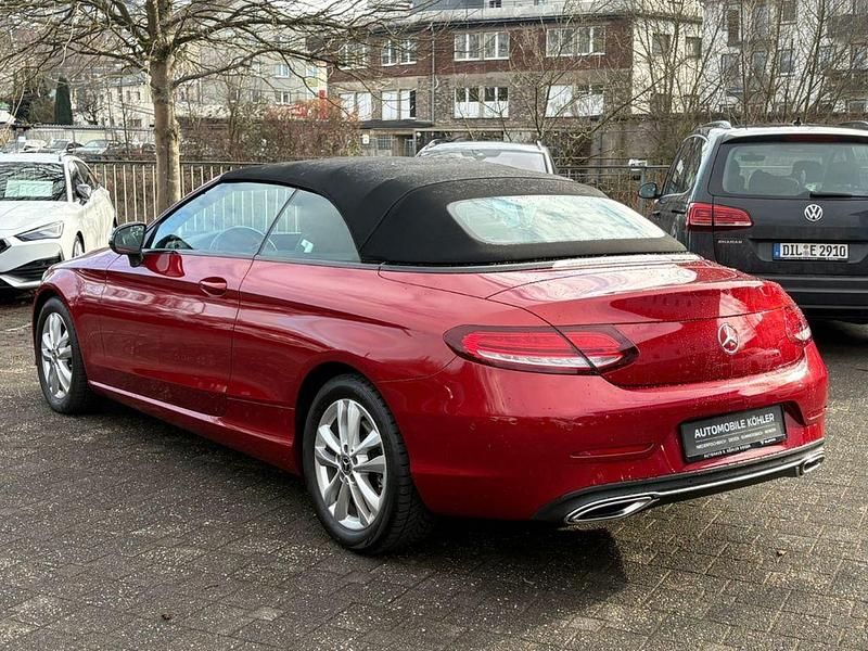 Gebraucht Mercedes C180 156 PS (114 kW) 2019 Rot Cabrio