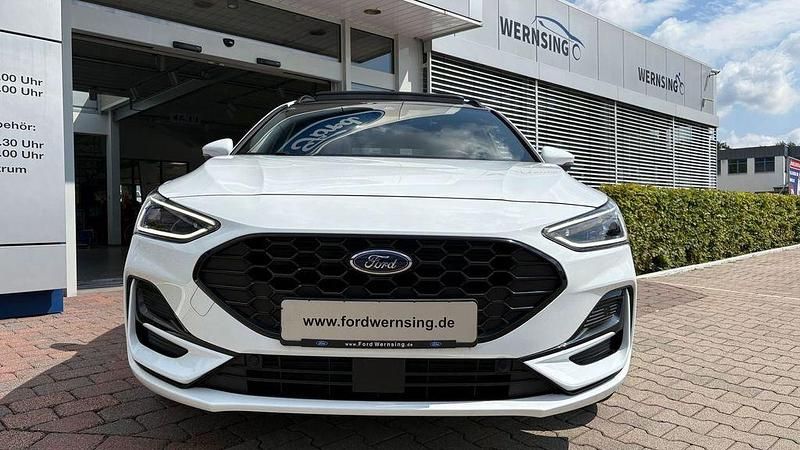 Gebraucht Ford Focus ST-Line X 155 PS (114 kW) 2022 Frost weiß Kombi