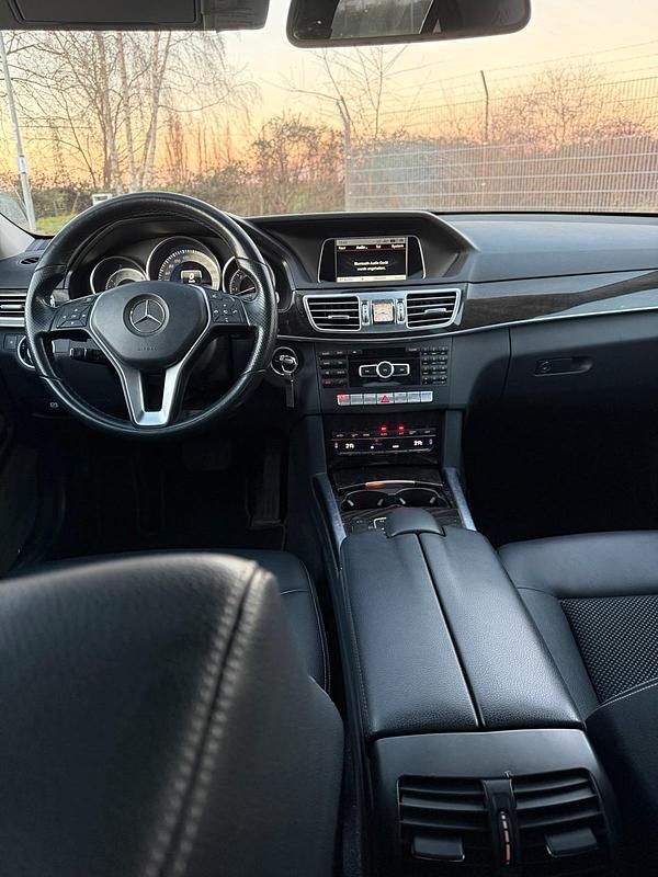 Gebraucht Mercedes E350 252 PS (185 kW) 2014 Schwarz Limousine