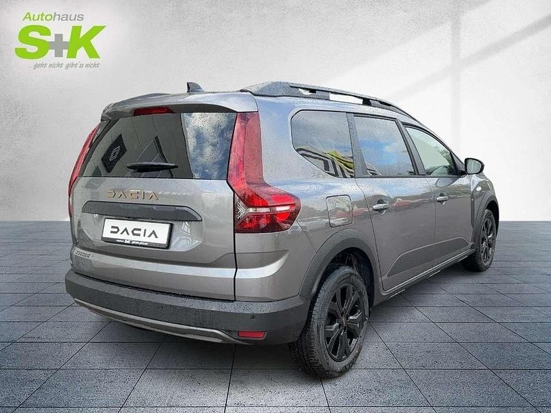 Neu Dacia Jogger Extreme 111 PS (81 kW) 2025 Dolomitgrau (grau) Van / Kleinbus