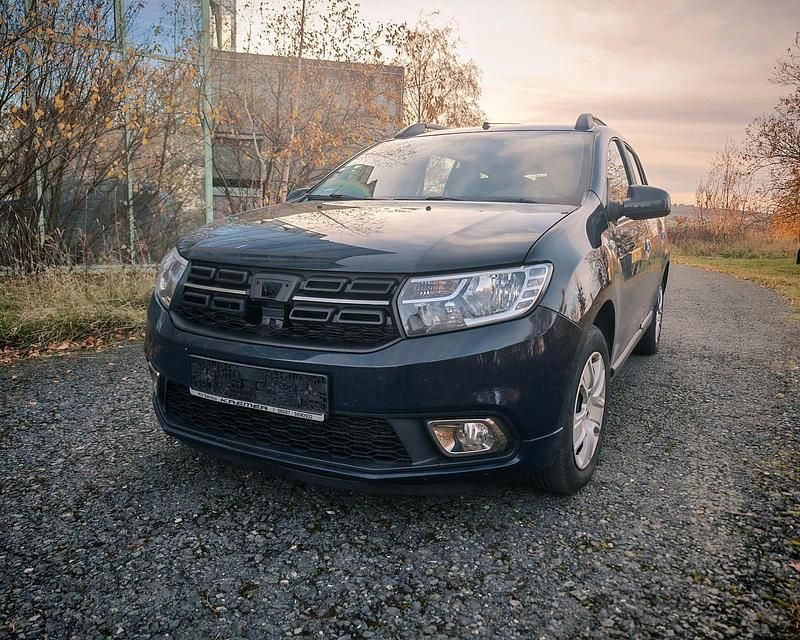 Blau Gebraucht 2018 Dacia Logan MCV Kombi | 4.550 € (Superpreis) - Bild 1/4