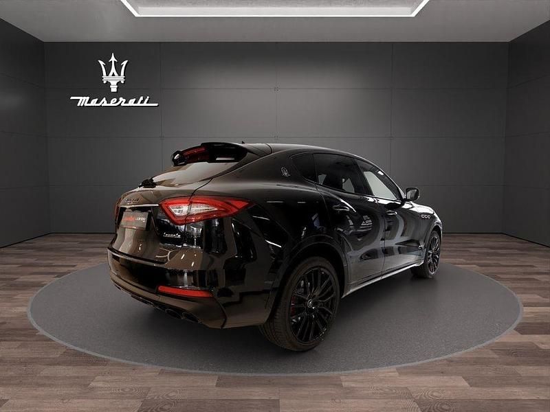 Gebraucht Maserati Levante 430 PS (316 kW) 2021 Nero assoluto SUV