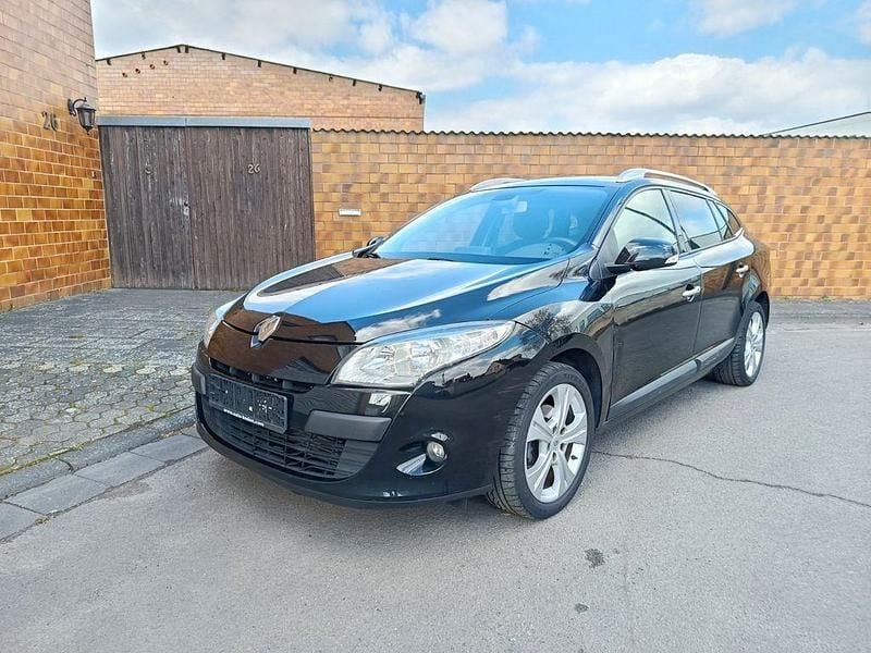 Gebraucht Renault Mégane III 131 PS (96 kW) 2011 Schwarz Limousine