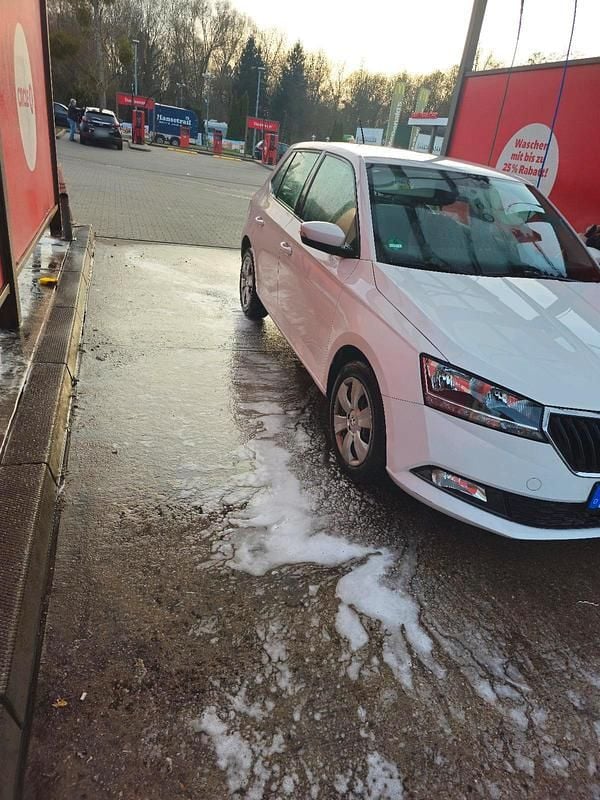 Gebraucht Skoda Fabia 75 PS (55 kW) 2019 Weiß Limousine