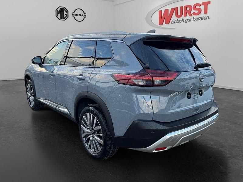 Neu Nissan X-Trail Tekna+ 163 PS (119 kW) 2026 M) (schwarz SUV