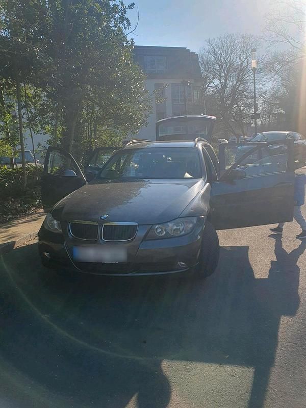Gebraucht BMW 320 150 PS (110 kW) 2006 Grau Kombi
