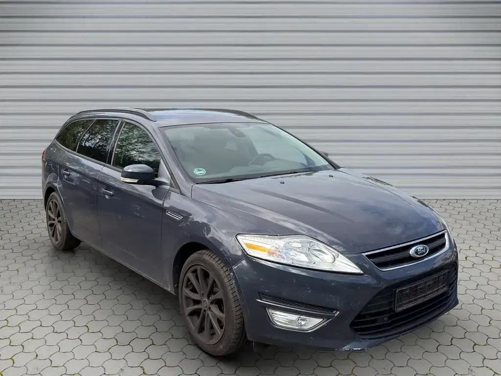 Gebraucht Ford Mondeo Trend 140 PS (102 kW) 2012 Grau Limousine