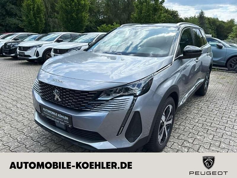 Lack grau artense/metallic kla Gebraucht 2023 Peugeot 5008 Allure Van / Kleinbus | 33.720 € (Teuer) - Bild 1/4