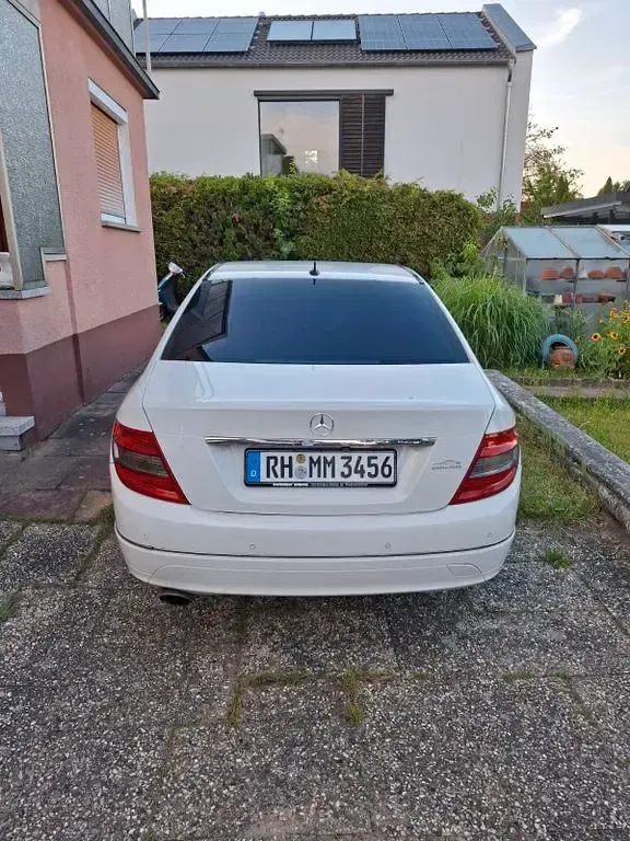 Gebraucht Mercedes C200 184 PS (135 kW) 2011 Weiß Limousine