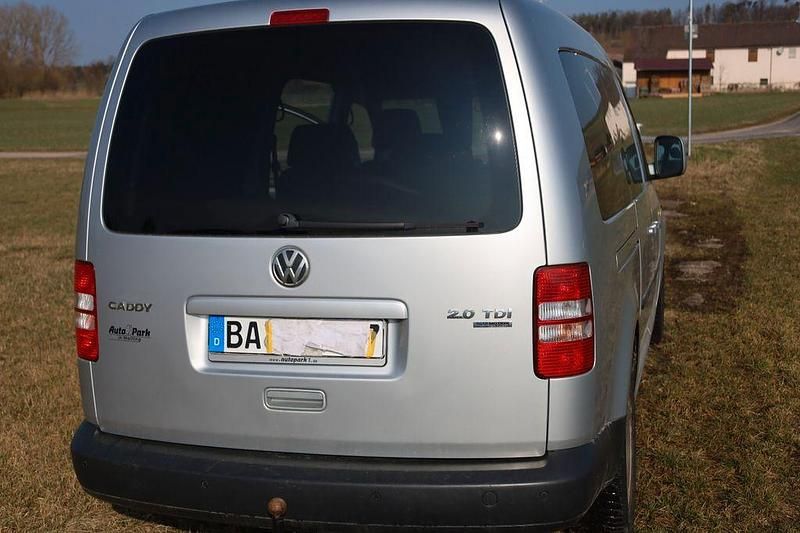 Gebraucht VW Caddy Maxi 140 PS (102 kW) 2015 Silber Van / Kleinbus