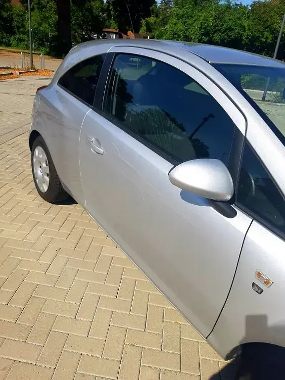 Gebraucht Opel Corsa Selection 69 PS (50 kW) 2011 Silber Kleinwagen