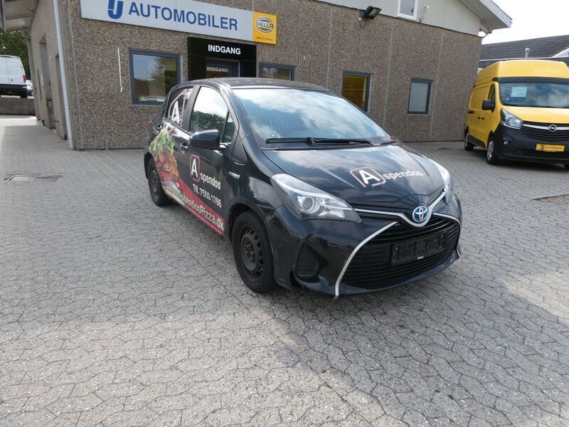 Schwarz Gebraucht 2016 Toyota Yaris Hybrid Life Van / Kleinbus | 5.450 € - Bild 1/4