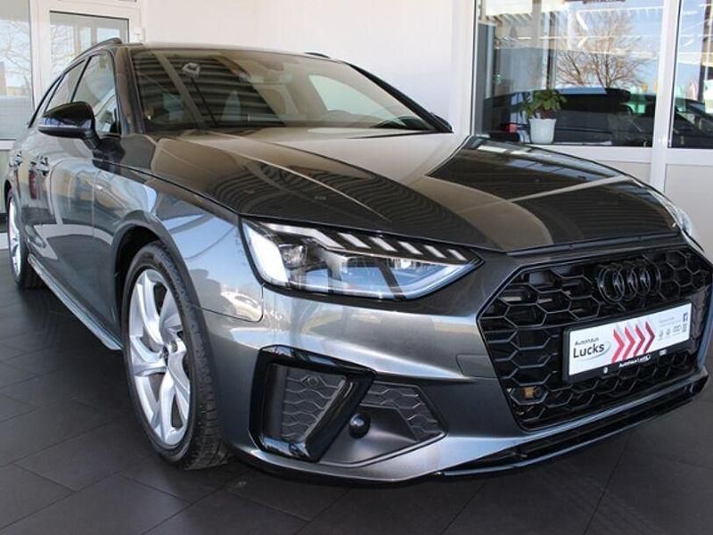 Grau (daytonagrau perleffekt) Gebraucht 2024 Audi A4 S-Line Kombi | 42.946 € (Etwas zu teuer) - Bild 1/4