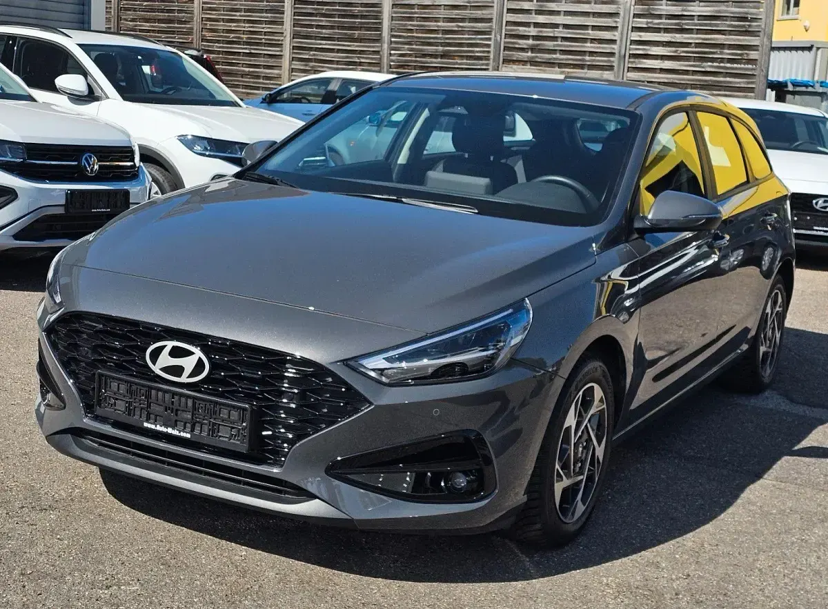 Gebraucht Hyundai i30 101 PS (74 kW) 2024 Grau Kombi