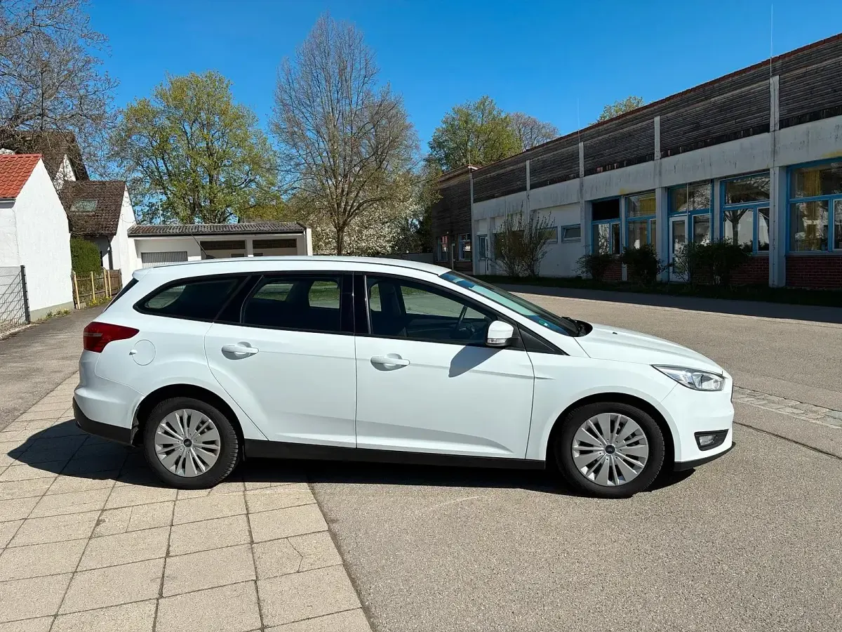 Używany Ford Focus 150 KM (110 kW) 2015 Biały Kombi