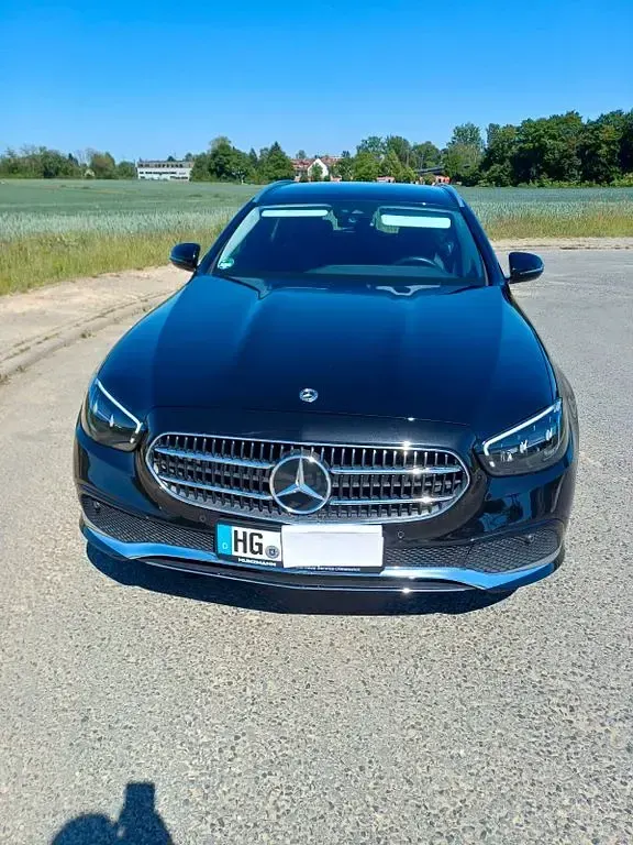 Gebraucht Mercedes E200 Avantgarde 197 PS (144 kW) 2023 Schwarz Limousine