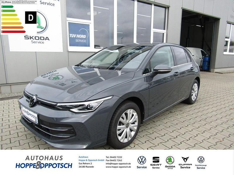 Grau Gebraucht 2024 VW Golf VIII Style Limousine | 34.995 € (Teuer) - Bild 1/4