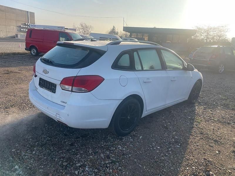 Gebraucht Chevrolet Cruze LT 131 PS (96 kW) 2013 Weiß Kombi