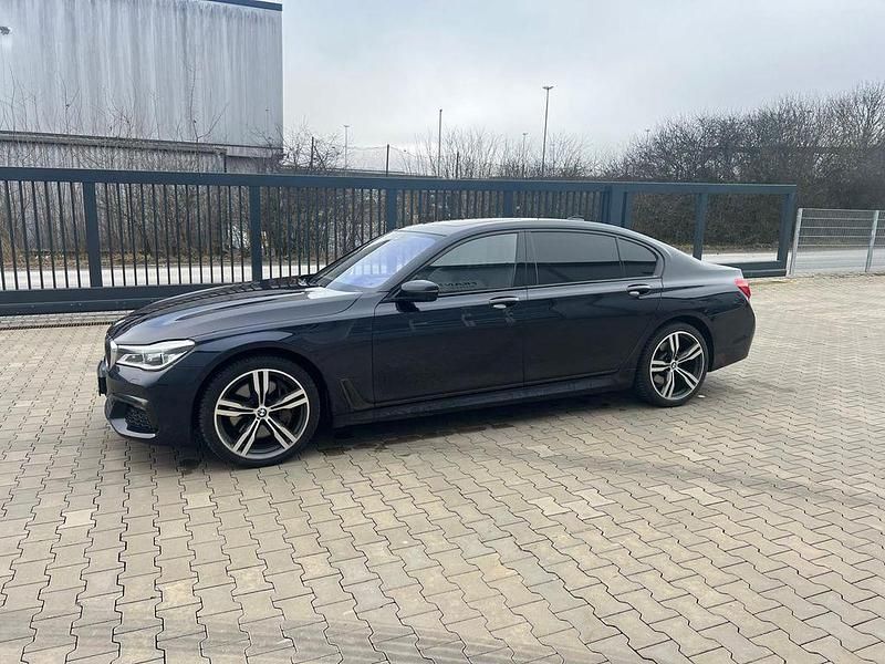 Gebraucht BMW 750 400 PS (294 kW) 2019 Schwarz Limousine