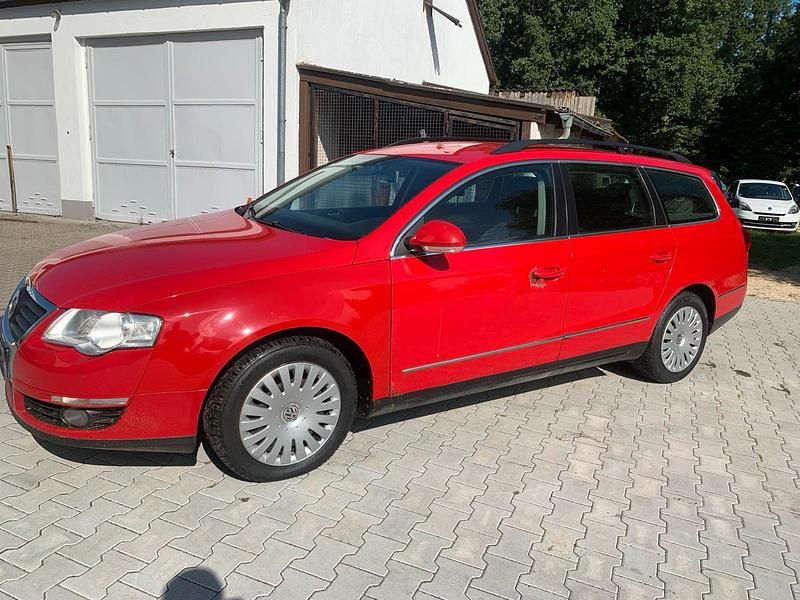 Rot Gebraucht 2009 VW Passat Kombi | 1.250 € (Superpreis) - Bild 1/4
