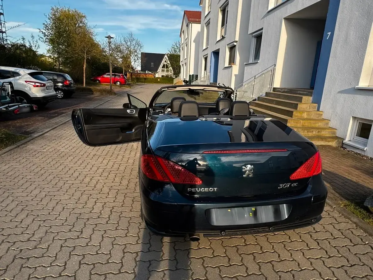 Gebraucht Peugeot 307 CC 140 PS (102 kW) 2007 Blau Cabrio