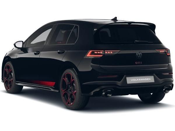 Neu VW Golf VIII Comfortline 325 PS (239 kW) 2025 Schwarz (grenadillschwarz) Limousine