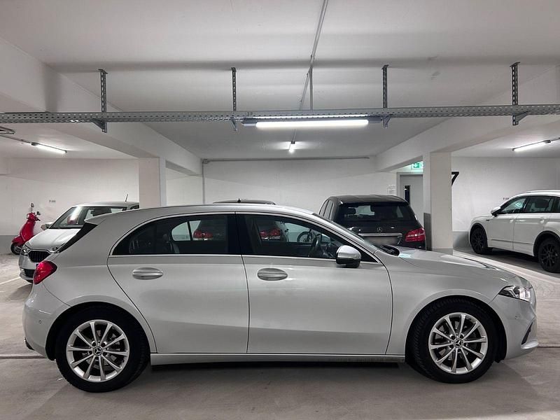 Gebraucht Mercedes A200 Progressive 163 PS (119 kW) 2018 Silber Limousine